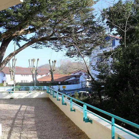 Charmant T2 Vue Sur Le Golf Avec Piscine *